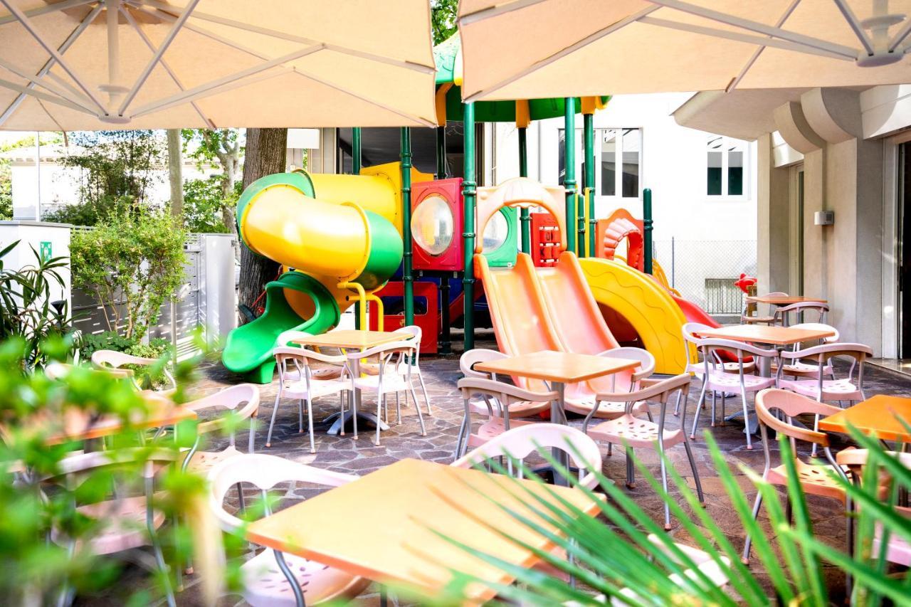 Hotel Angelus Rímini Exterior foto