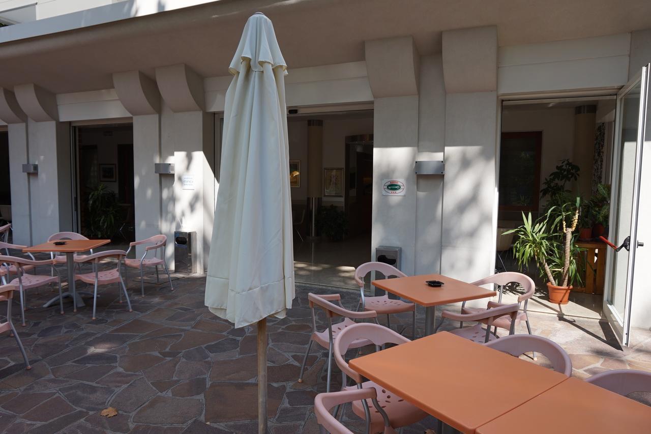 Hotel Angelus Rímini Exterior foto